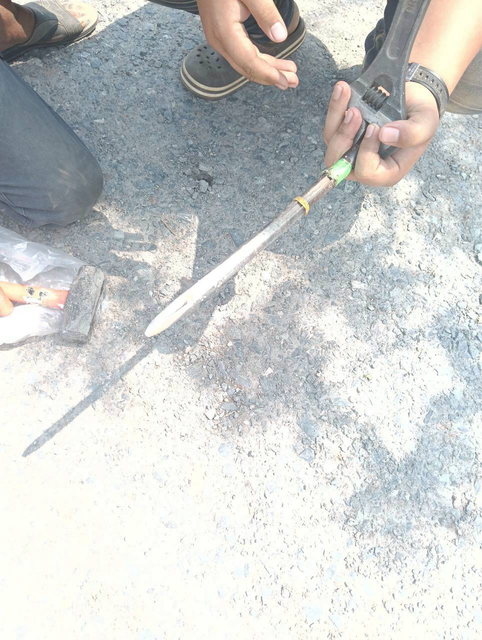 title - วันที่ 17 มีนาคม 2569 นายวิทูล ประดิษฐบุญ ปฏิรูปที่ดินจังหวัดปราจีนบุรี  มอบหมายให้ นายเชวงศักดิ์ อะปะมาตร ผู้อำนวยการกลุ่มงานช่างและแผนที่  นางรักษ์หทัยรัตน์ เมทนีกรชัย หัวหน้าฝ่ายบริหาร และเจ้าหน้าที่ ส.ป.ก.ปราจีนบุรี ลงพื้นที่ตรวจรับงานก่อสร้างถนนสายซอยในแปลงเกษตรกรรม ในเขตปฏิรูปที่ดิน ให้แก่เกษตรกรผู้ไร้ที่ดินทำกิน